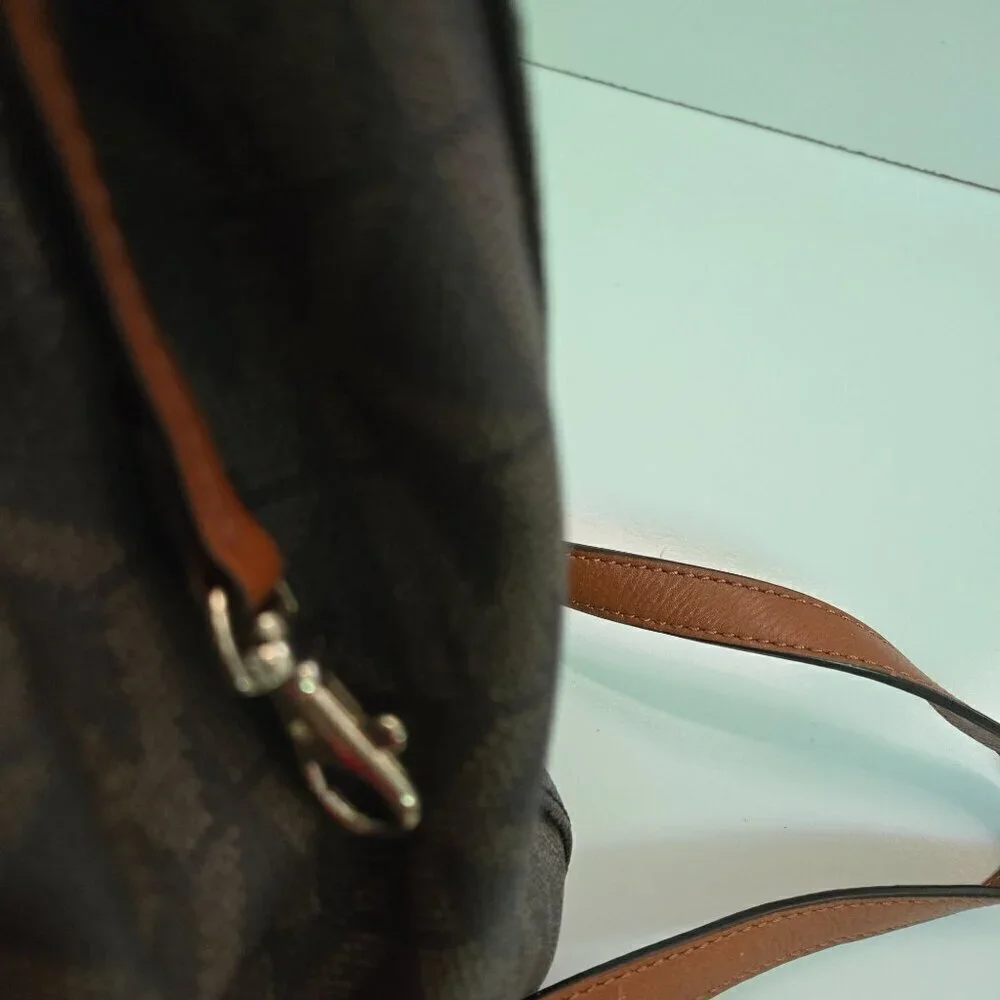 Michael Michael Kors Signature Coated Canvas Medium Cynthia Tote Designer Bag